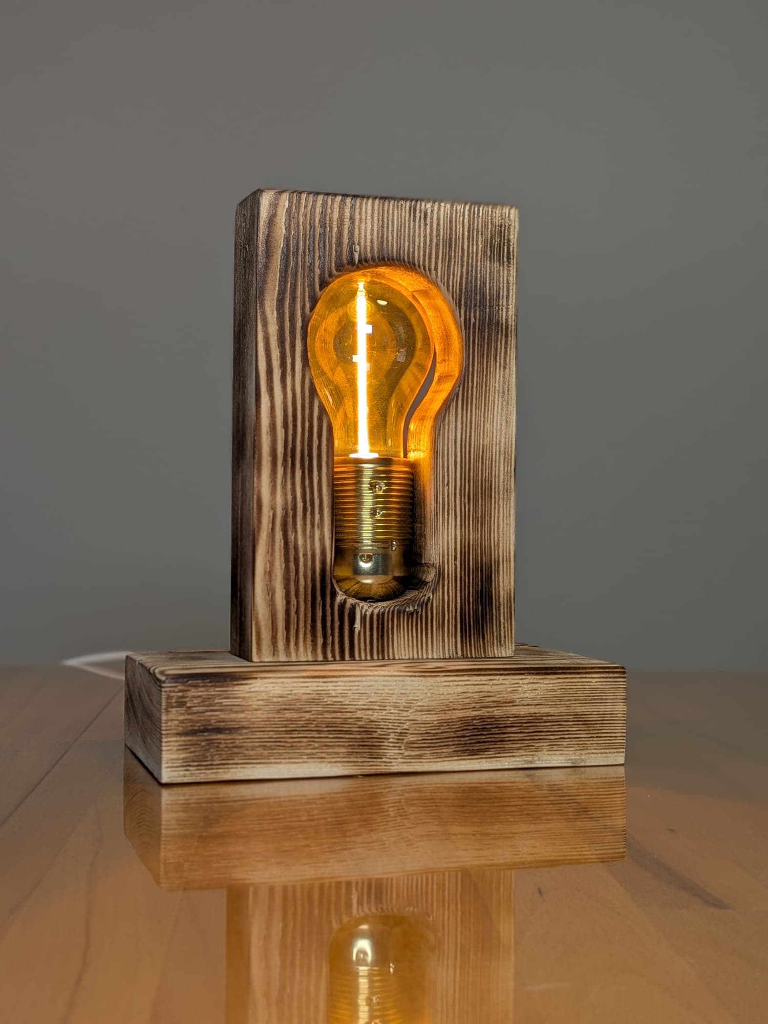 Selbstgebaute Holzlampe – Erstes Projekt der MACHWERK Workshops